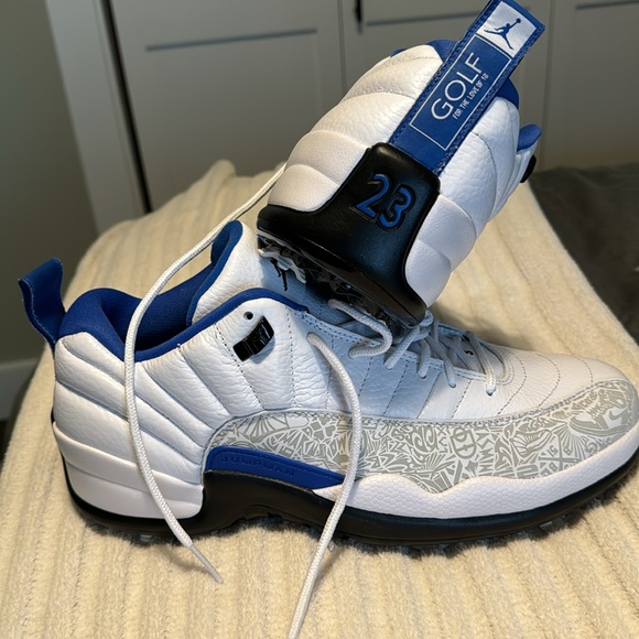 Micheal Jordan XII G
Golf Shoes. Blue, white and black size 11.5 - Picture 2 of 8